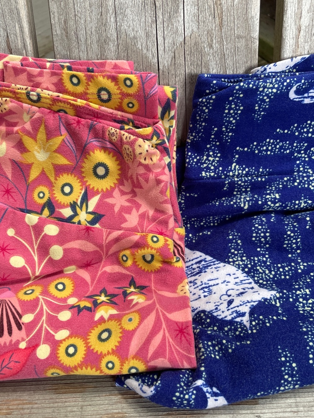Set of two soft patterned leggings